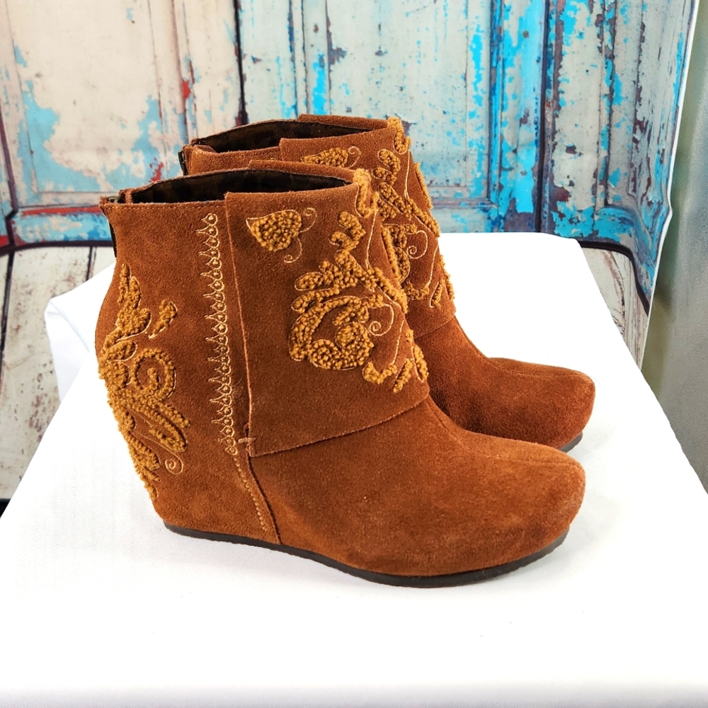 OTBT Ankle Boot Embroidered Ringold Wedge Heel - Picture 4 of 7